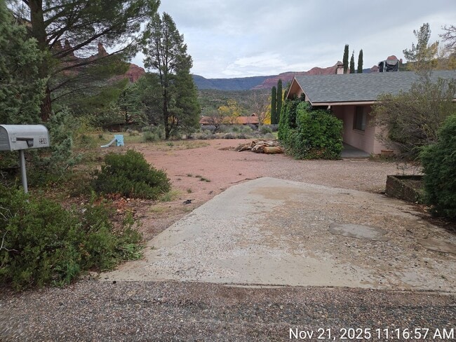 Building Photo - HOUSE - UPTOWN