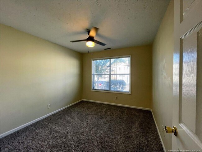 Building Photo - 224 Waterdown Dr