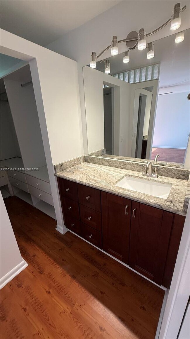 Building Photo - 2961 SW 87th Ave
