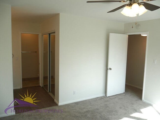 Building Photo - 3 Bed 2.5 Bath 1,380 sqft Townhome in Carm...