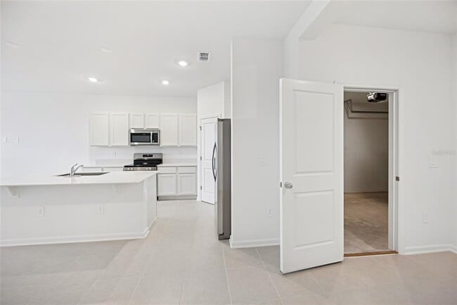 Building Photo - 3007 Maloof Dr