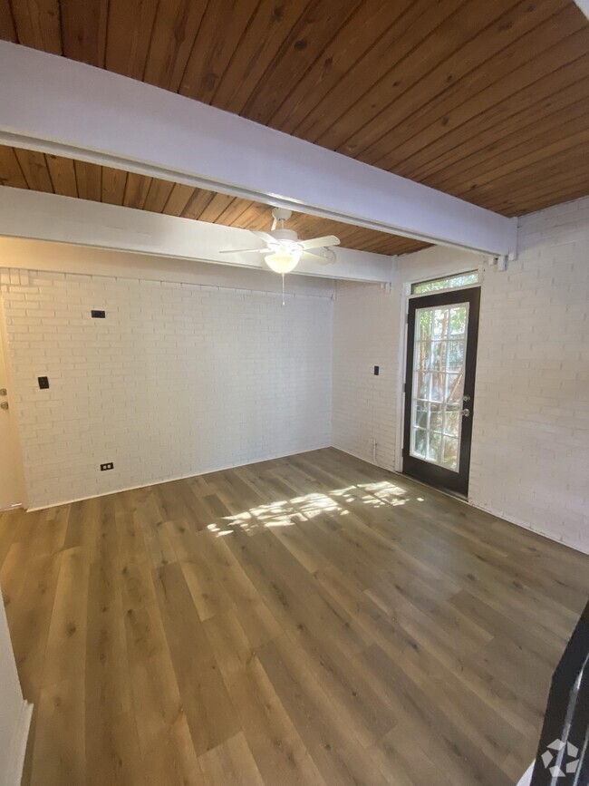 Building Photo - 220 Belmont Rd