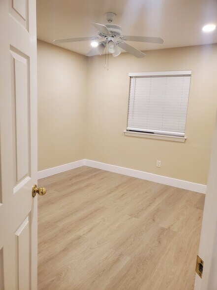 Building Photo - 32654 Via Perales
