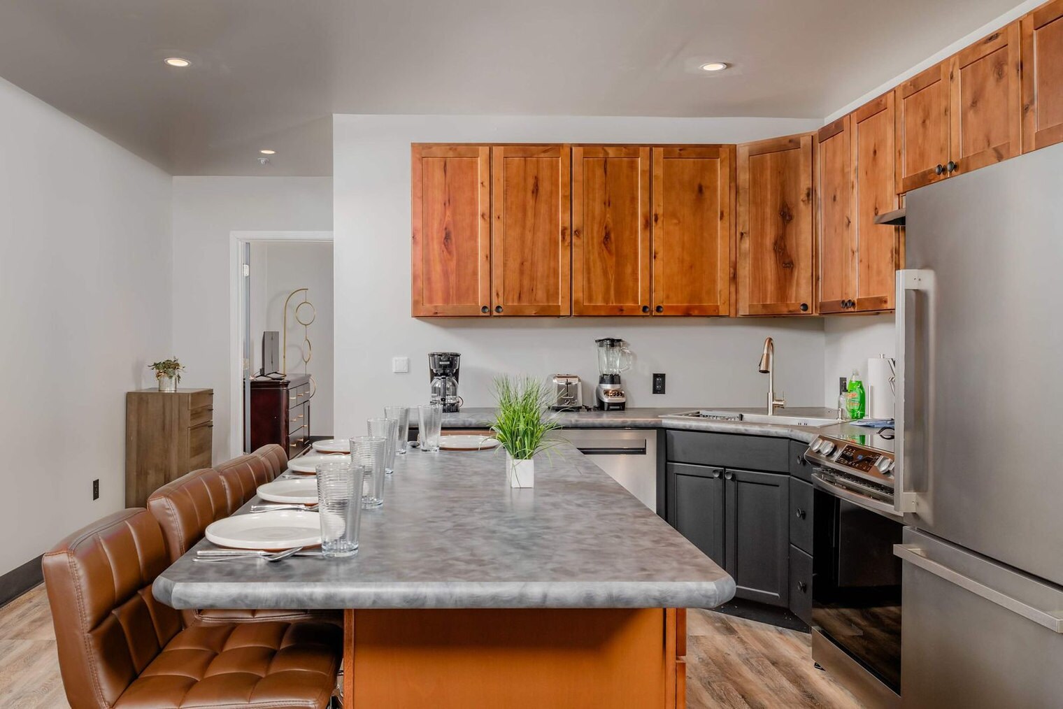 Building Photo - 217 S Badger Ave