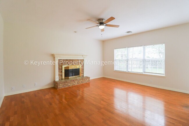 Building Photo - 4 Bed | 2 Bath in Broken Arrow!