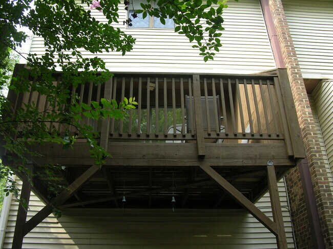 Rear Deck - 608 Boissevain Ave