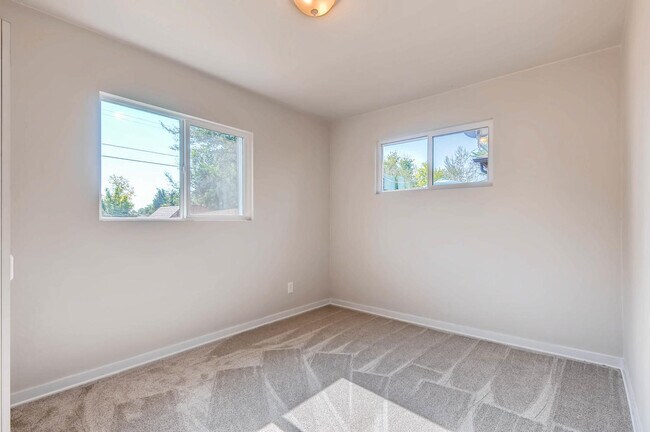 Building Photo - FANTASTIC Bungalow Style Ranch Home