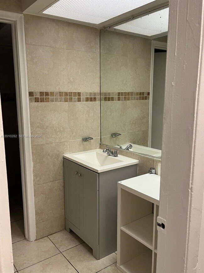 Building Photo - 7721 SW 10th Ct