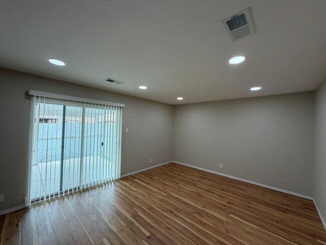 Building Photo - Beautifully Remodeled 3 Bedroom Single Story Home Available Near Golf Course Rd NW & McMahon Blvd...