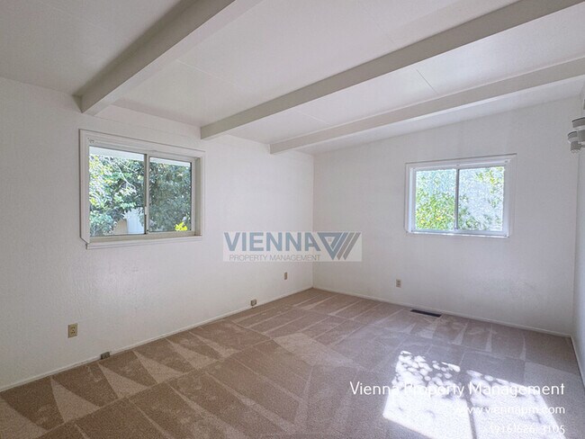 Building Photo - 120 Cul De Sac