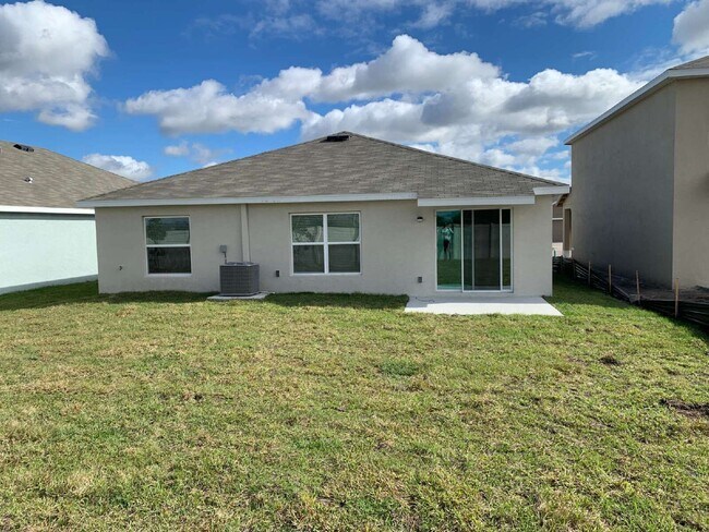 Building Photo - 16763 Parker River St