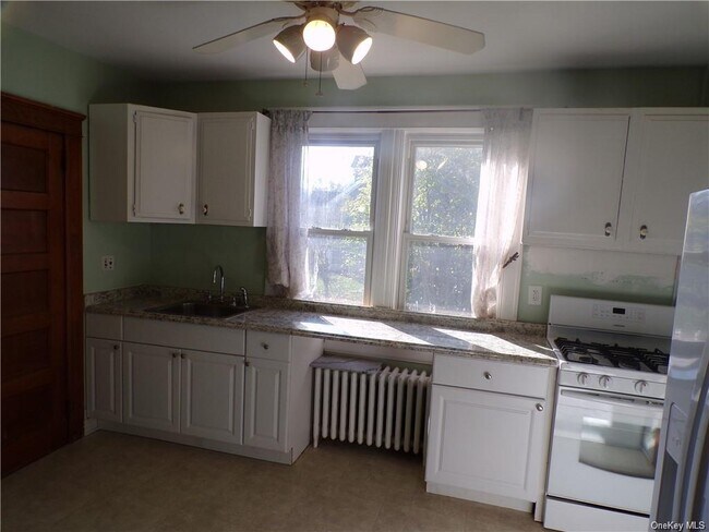 Building Photo - 38 Algernon St