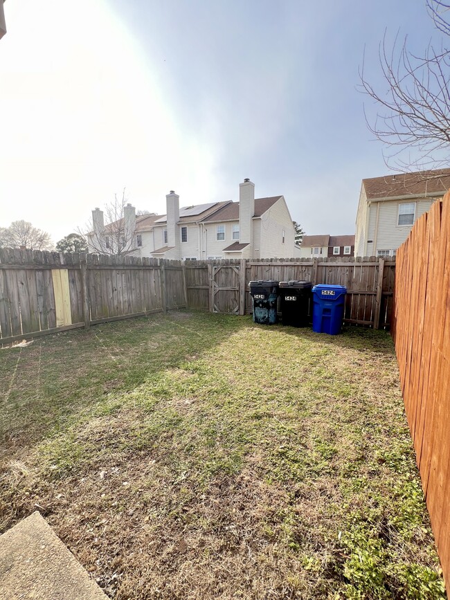 Building Photo - 5424 Scholarship Dr