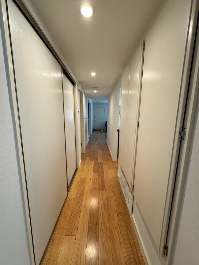 Hall - 3017 Chaucer St