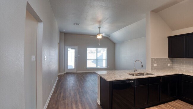 Building Photo - Spacious Single-Family Home Available Now!