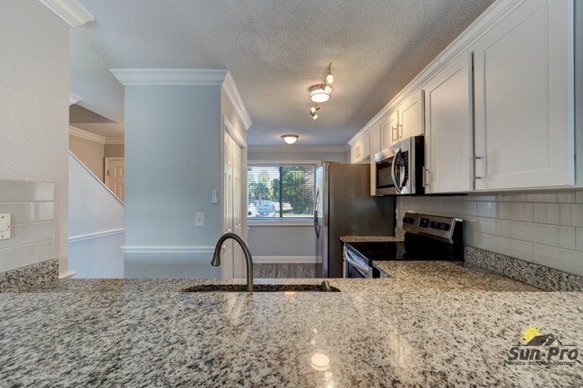 Building Photo - 480 Reed Canal Rd