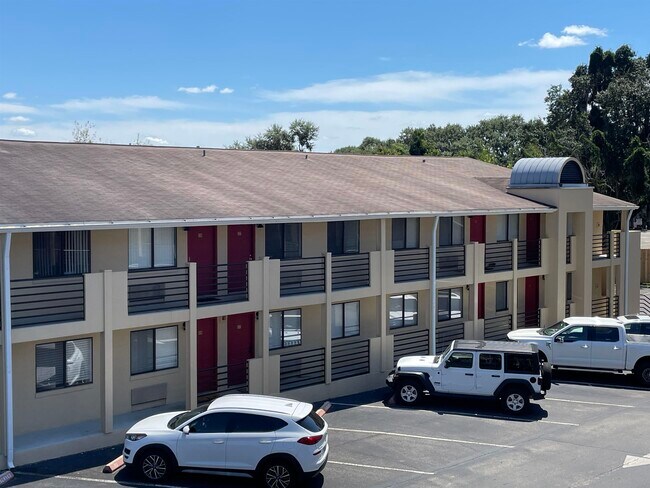 Building Photo - 403 Hayden Rd