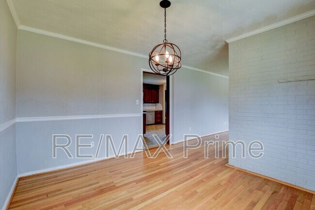 Building Photo - 609 Birch Dr