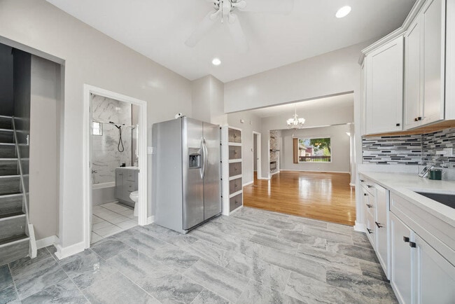 Building Photo - 11224 S Hermosa Ave