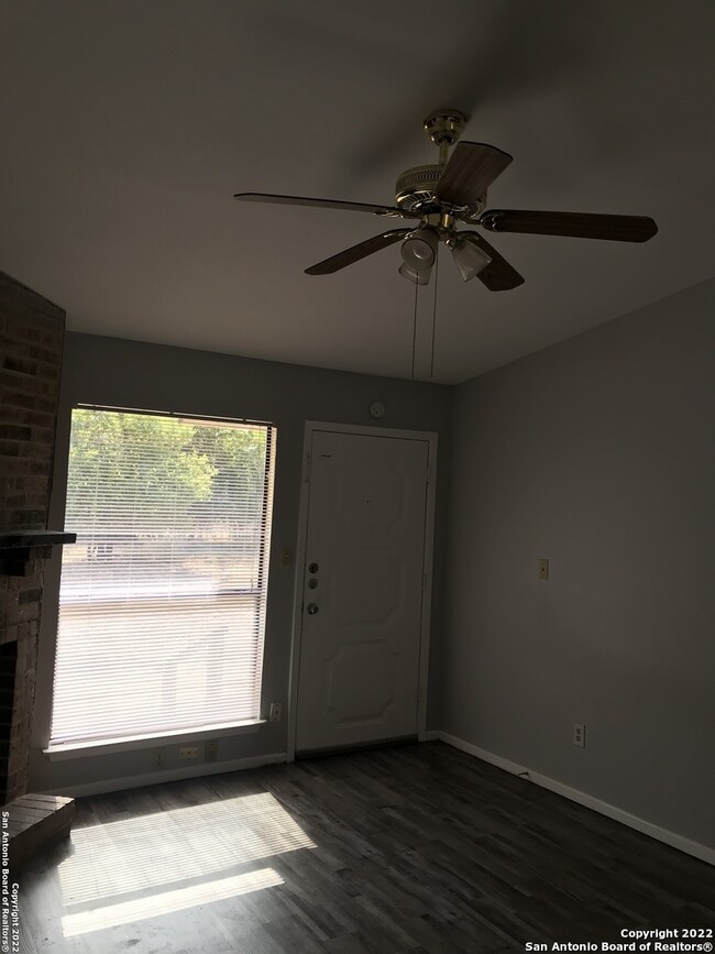 Building Photo - 514 Kellys Way