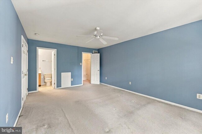 Building Photo - 722 Gilbert Pl