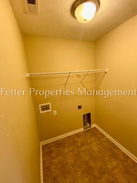 Building Photo - 3604 Cornell Ct