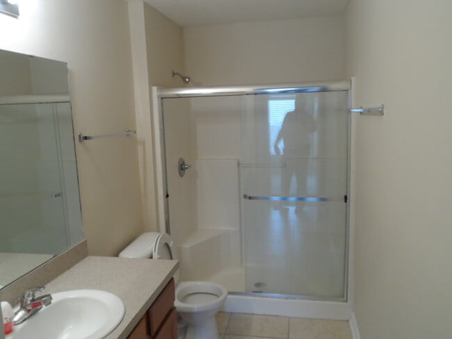 Building Photo - Special $1495 Windsor Falls 2 bedroom Cond...
