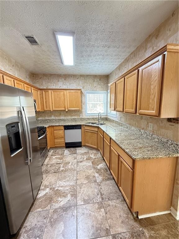 Building Photo - 2027 Crestview Way