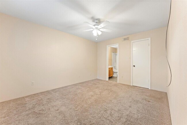 Building Photo - 10871 Braes Bend Dr