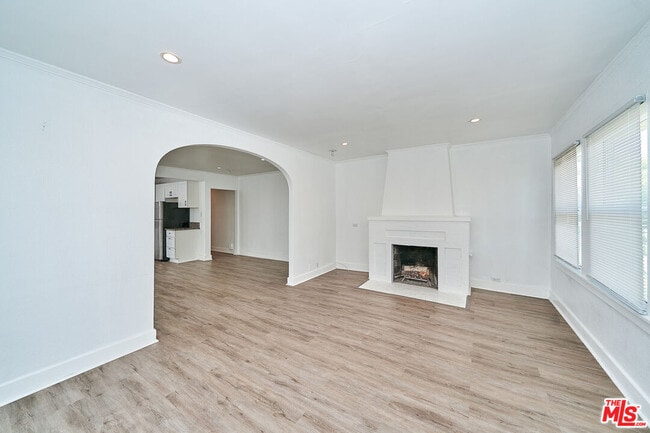 Building Photo - 1329 S Tremaine Ave