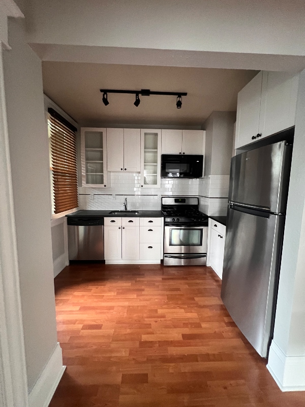 Building Photo - 312 E Olive Pl