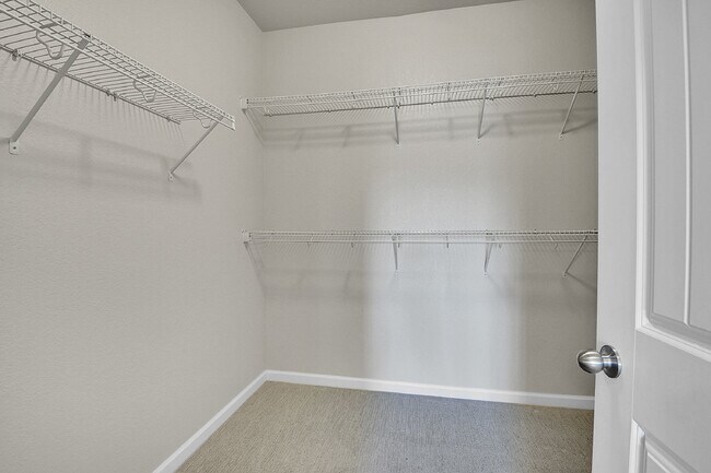 Building Photo - $2,895.00 - $500 OFF First Month's Rent - ...