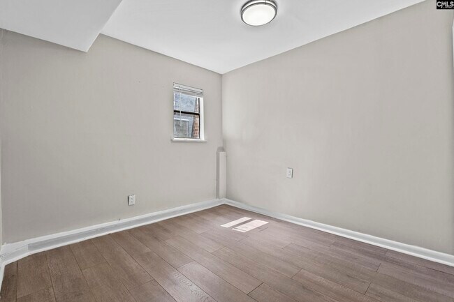 Building Photo - 1 Low Hill Ln