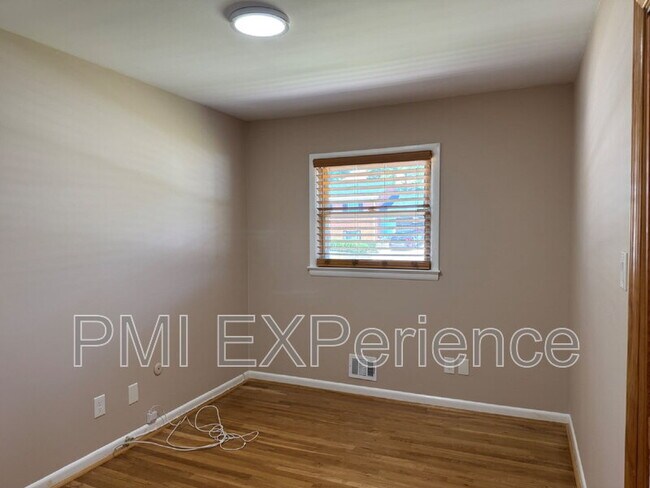 Building Photo - 3203 Amador Dr