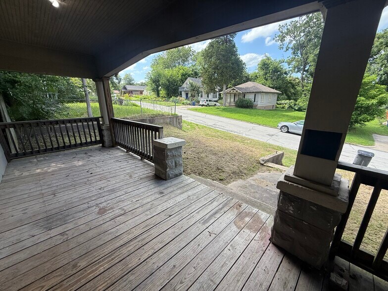 Building Photo - 1506 W Bowen Pl