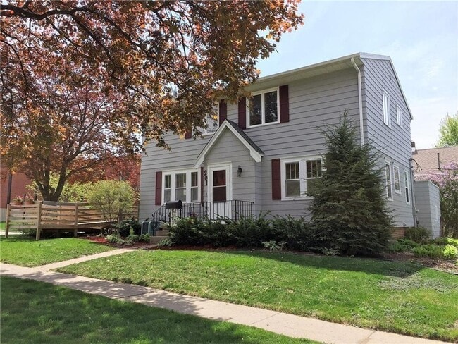 Building Photo - NE Side 2 Story, Huge Bedrooms, 2 bath, un...