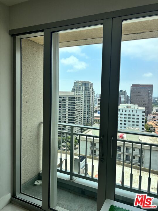 Building Photo - 10727 Wilshire Blvd