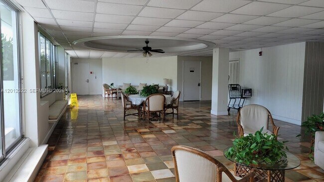 Building Photo - 1150 Madruga Ave