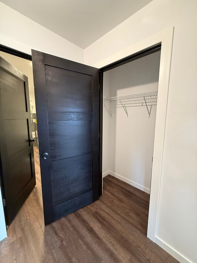 Building Photo - 5491 164th St