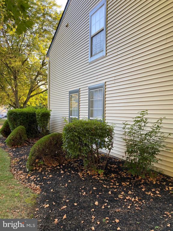 Building Photo - 1739 McNelis Dr