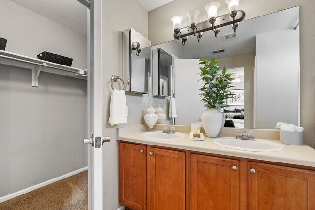 Building Photo - Beautifully Maintained Two-Story Home in a...