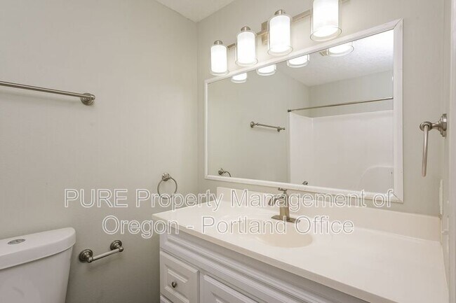 Building Photo - 1811 SE 162nd Ave