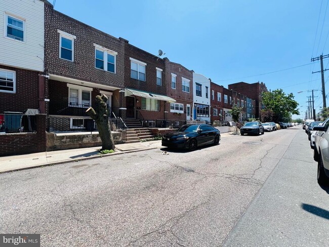 Building Photo - 1609 S 28th St