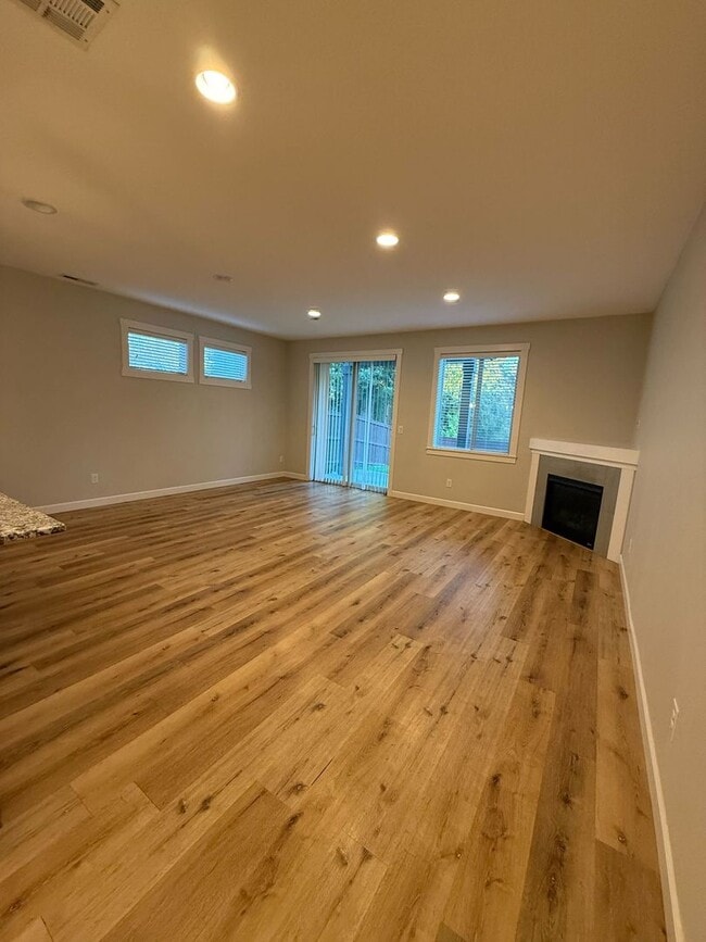 Building Photo - COMING SOON! Beautiful 3Bd/2.5Ba Salmon Creek Home!