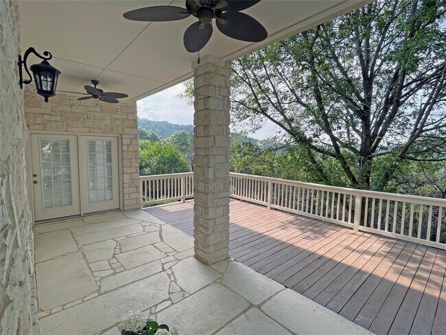 Building Photo - 9604 Big View Dr
