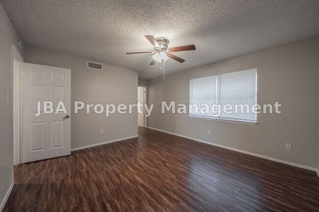 Building Photo - 1770 Farleigh Ct