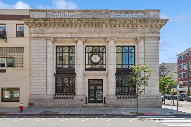 Building Photo - 313 1st St