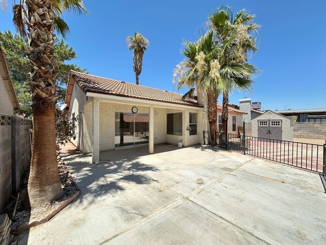Building Photo - Desert Breeze Amd