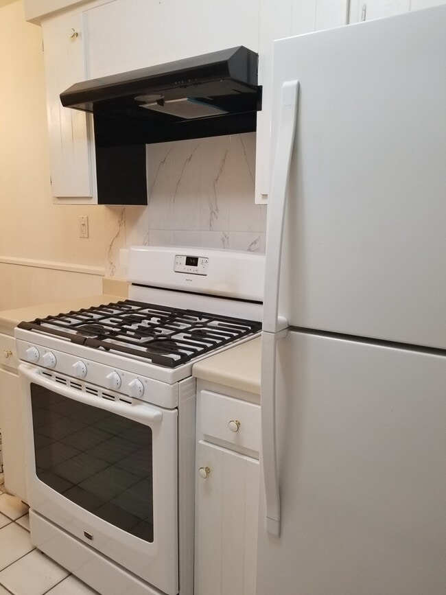 Building Photo - 333 Jefferson Ct