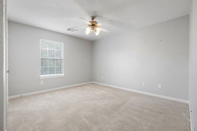 Building Photo - 42 Ebony Oaks Pl